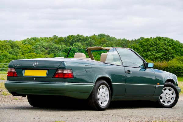 What makes a Welsh rarebit different from cheese on toast?
